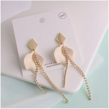 Load image into Gallery viewer, 垂墜耳環流蘇耳夾耳釘氣質鋼耳環韓系簡約S925銀針花耳夾誇張正韓版幾何抗敏垂吊欧美潮流ins风网红长款