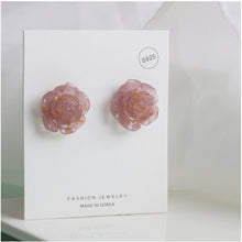 Load image into Gallery viewer, S925银针树脂新款花朵耳钉个性甜美少女耳环韩国时尚潮流气质耳饰